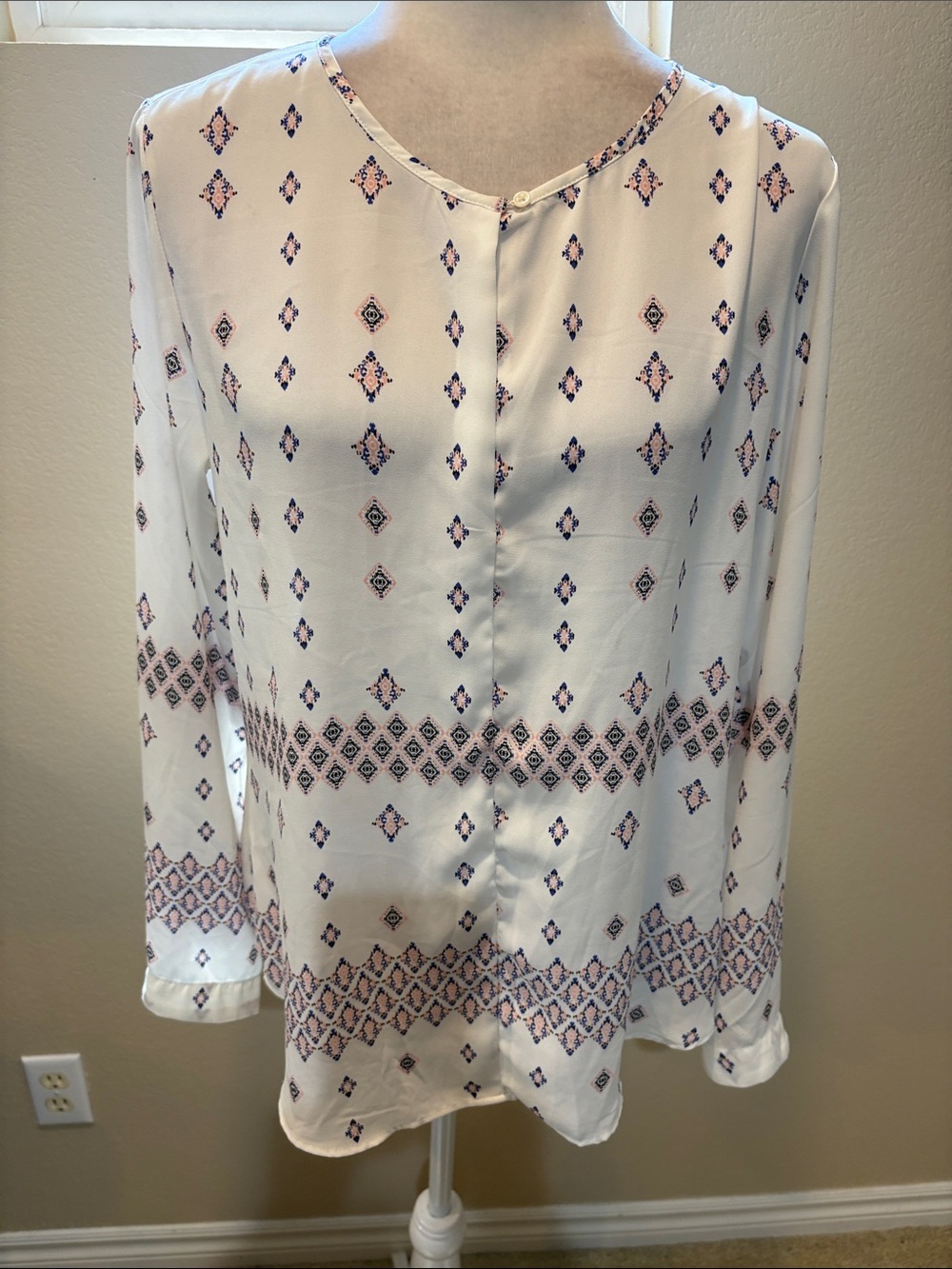 GAP White Geometric Print Button-Front Blouse